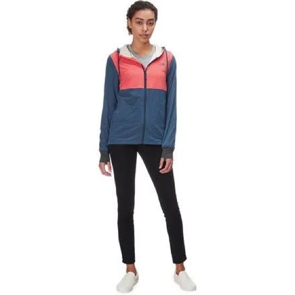 The North Face Women's Full Zip Mountain Sweatshirt in Four Leaf - Picture 5 of 7